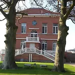 Le Petit Chateau Vaartdijk 4*