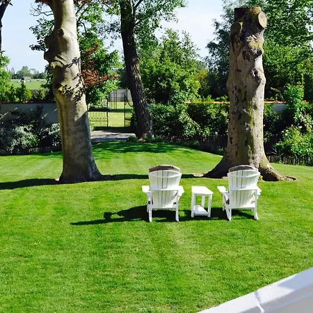 Le Petit Chateau Vaartdijk Отель типа 