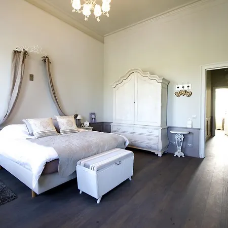 Le Petit Chateau Vaartdijk 4* Leffinge