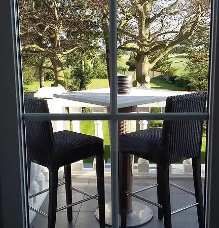 Le Petit Chateau Vaartdijk