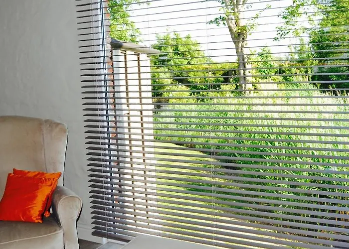 Le Petit Chateau Vaartdijk Bed and breakfast