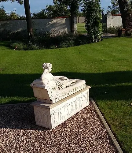 Le Petit Chateau Vaartdijk Bed and breakfast Leffinge