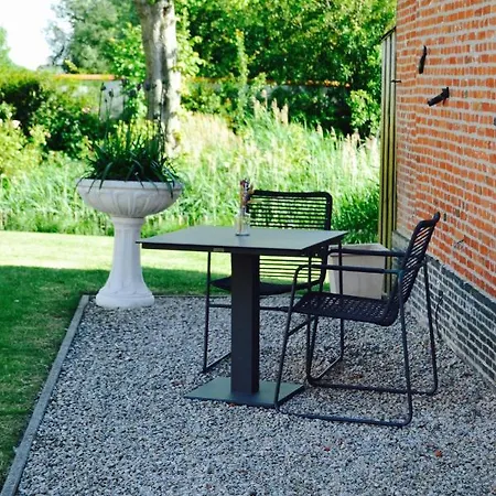 Bed & Breakfast Le Petit Chateau Vaartdijk *